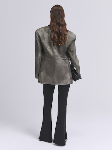 AEMMI Blazer in Grey