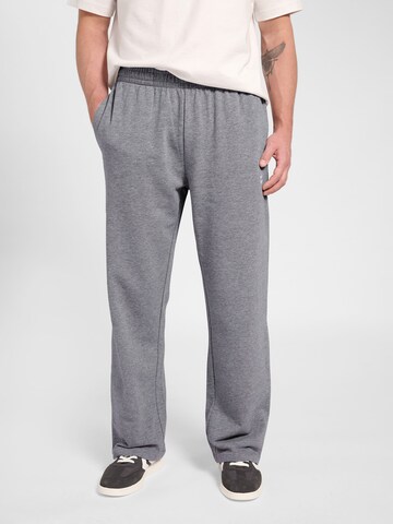 Hummel Regular Sportbroek in Grijs: voorkant