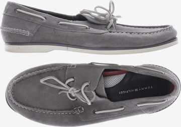 TOMMY HILFIGER Halbschuh 44 in Grau: predná strana