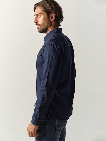 KOROSHI Regular fit Риза в синьо: отстрани