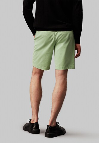 Calvin Klein Regular Shorts in Grün