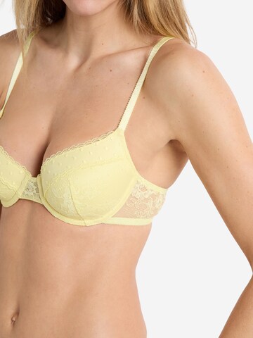 ETAM T-shirt Bra 'Plume' in Yellow