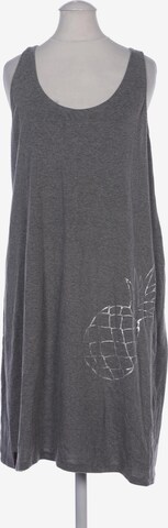 MAUI WOWIE Dress in M in Grey: front