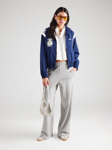 ADIDAS ORIGINALS - regular Pantalón 'ESS' en gris
