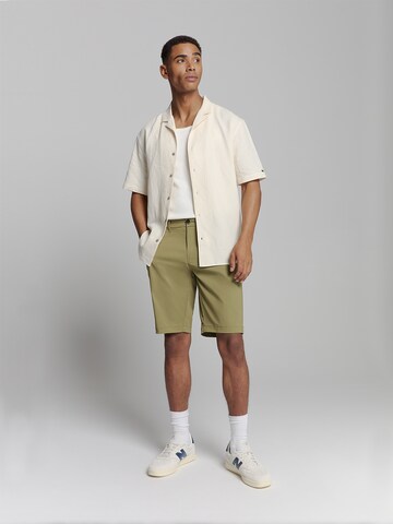 No Excess Regular Chino in Groen