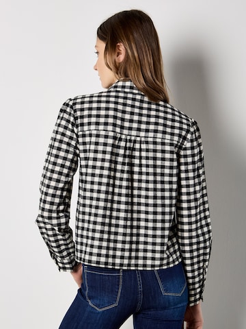 Apricot Blouse ' ' in Black