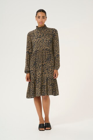 Robe 'Amber' Kaffe en marron