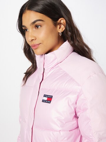 Tommy Jeans Zimní bunda – pink