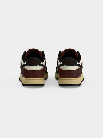 Nike Sportswear Sneakers laag 'DUNK LOW RETRO' in Bruin