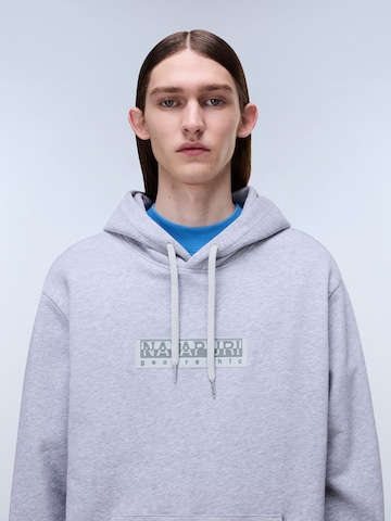 Pulover 'B-BOX LOGO H 1' de la NAPAPIJRI pe alb