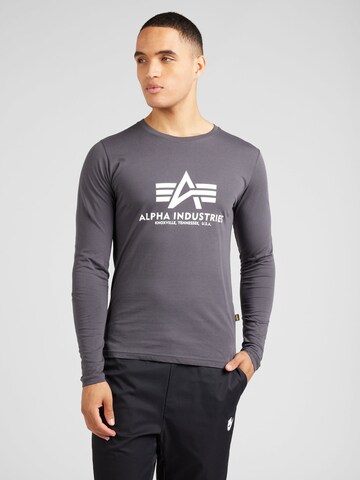 Coupe regular T-Shirt ALPHA INDUSTRIES en gris : devant