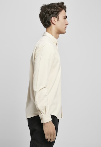 Urban Classics - Ajuste regular Camisa en blanco