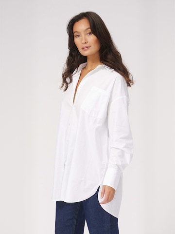 Maglietta ' Oversized ' di TEESHOPPEN in bianco