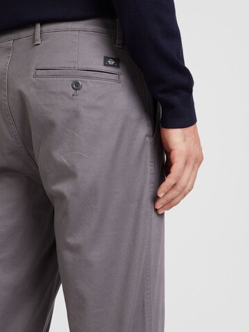 pilka Dockers Prigludęs „Chino“ stiliaus kelnės