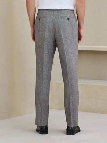 Next - regular Pantalón plisado en gris