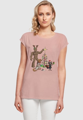 ABSOLUTE CULT T-Shirt 'Guardians Of The Galaxy - Holiday Festive Group' in Pink: predná strana