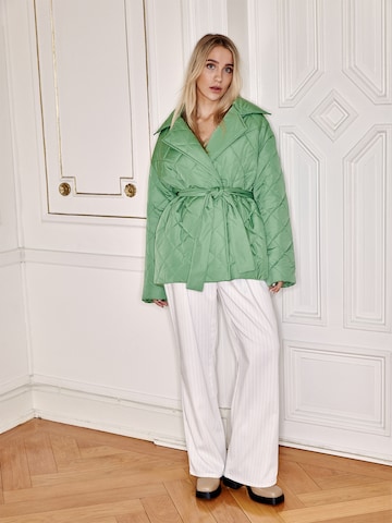 Ema Louise x ABOUT YOU Between-Season Jacket 'Livina' in Green