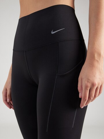 NIKE Skinny Sportovní kalhoty 'Universa' – černá