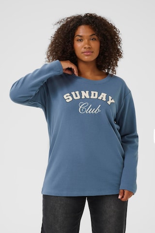 Sweat-shirt 'Eliza' KAFFE CURVE en bleu : devant