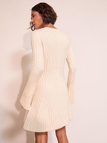 Friends Like These Плетена рокля в бяло