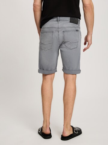 CROSS JEANS Regular Shorts 'Leom' in Grau