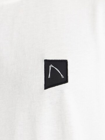 CHASIN' Shirt 'Bro' in White