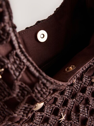 Next Schultertasche in Braun