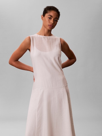 Robe Calvin Klein Jeans en blanc