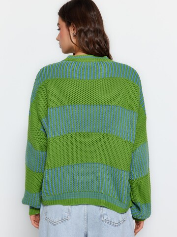 Pull-over Trendyol en vert