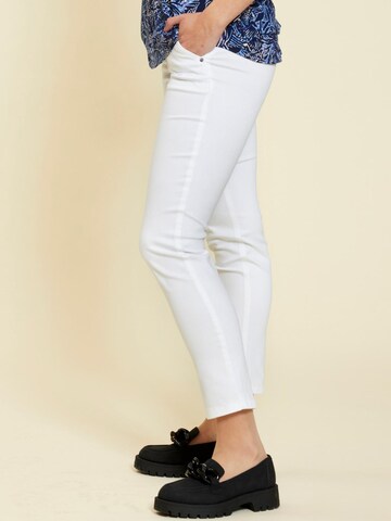 ze-ze Slimfit Jeans 'Sanne 381' i hvid