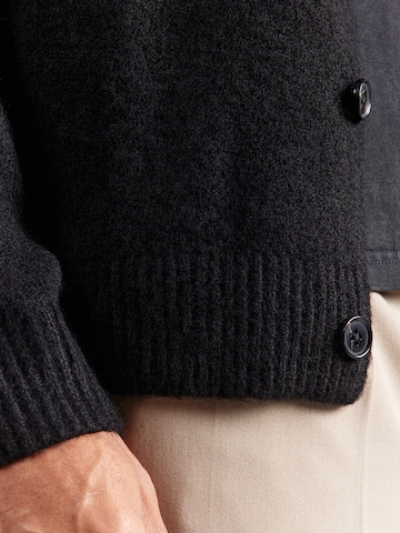 Abercrombie & Fitch Neuletakki värissä musta