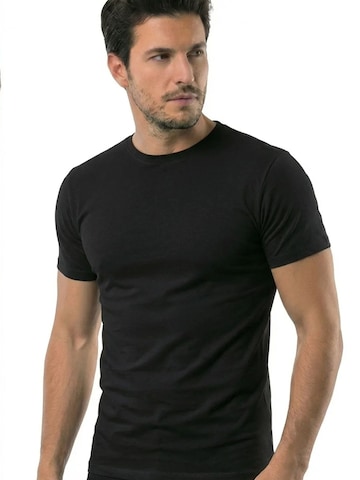 Maglietta 'T-Shirts' di ÖTS in nero