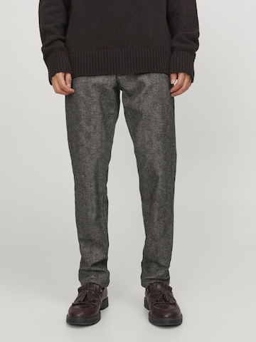 Regular Pantalon chino 'Marco Charlo' JACK & JONES en gris : devant