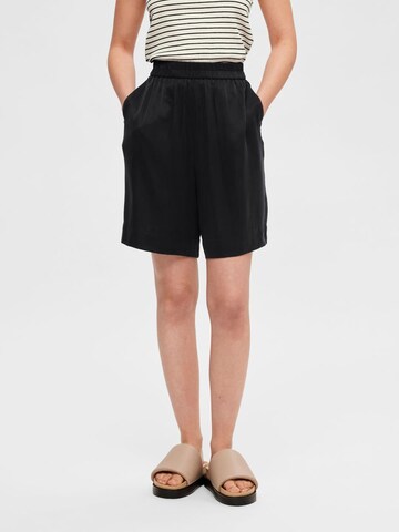 SELECTED FEMME Wide Leg Shorts in Schwarz: predná strana