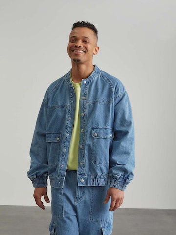 ABOUT YOU x Benny Cristo Between-Season Jacket 'Ramon' in Blue: front