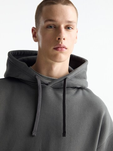 Pull&Bear Sweatshirt in Grey