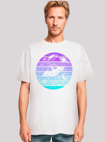 F4NT4STIC T-Shirt 'Retro Alien Weltraum Sonnenuntergang' in Weiß: Vorderseite