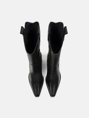 L37 HANDMADE SHOES Gležnarji 'HOLLY LEAVES' | črna barva