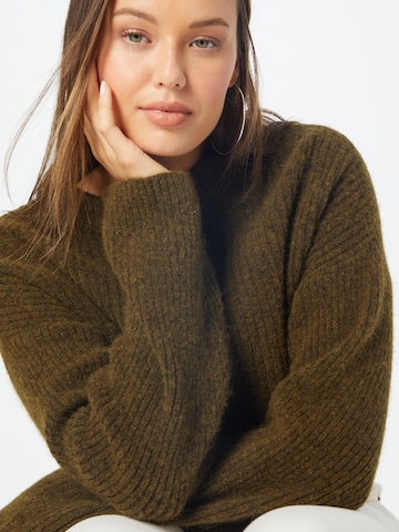 Emily Van Den Bergh Sweater in Green