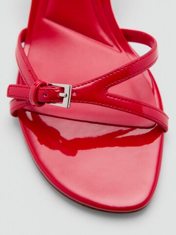 MANGO Sandalen met riem 'CHAI' in Rood