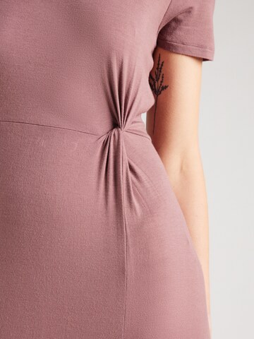 Robe QS en marron