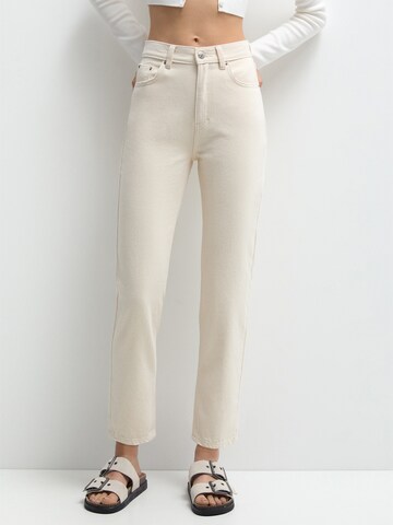 Pull&Bear Regular Jeans in Beige: front