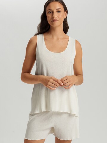 Hanro Korte pyjama ' Serena ' in Wit: voorkant