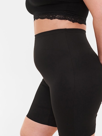 Zizzi - Pantalón moldeador en negro