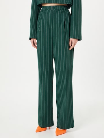 Regular Pantalon à pince Karo Kauer en vert : devant