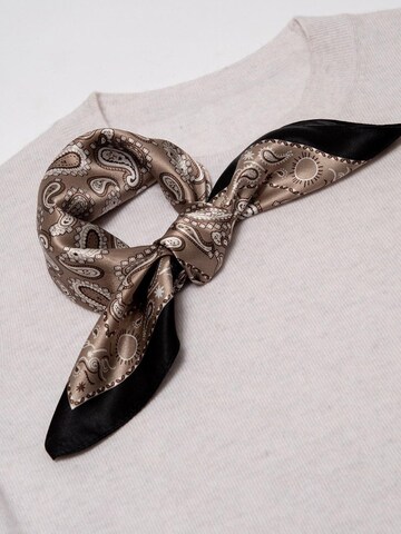 MayTree Scarf in Grey