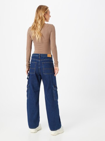 Monki Loosefit Cargojeans in Blauw