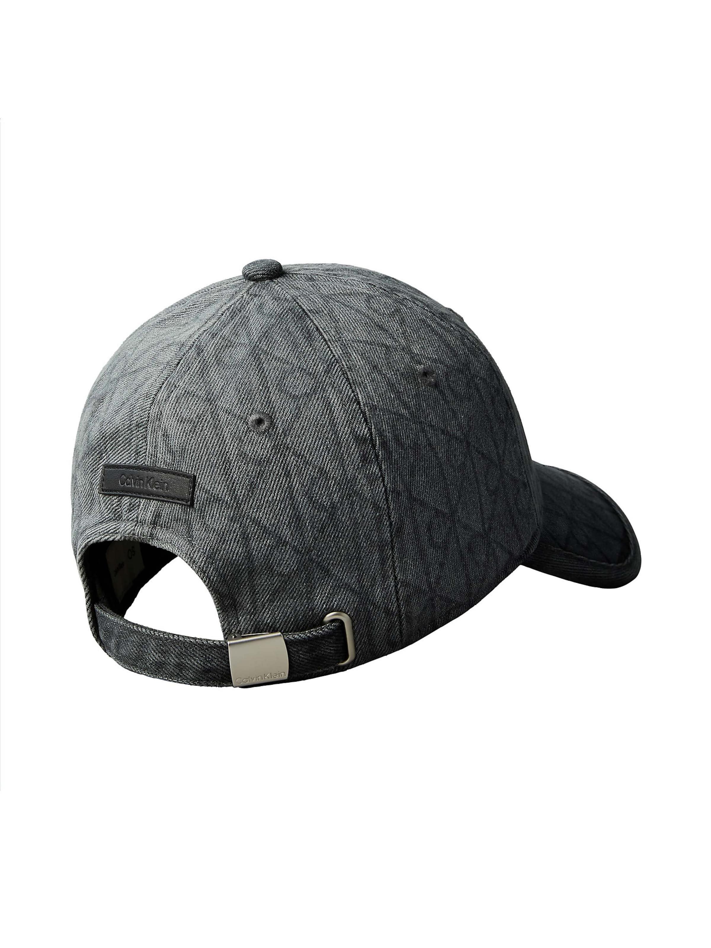 Calvin Klein Cap in Grau