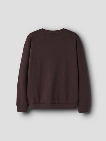 NAME IT - Sudadera en marrón