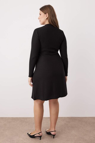 Robe Trendyol Curve en noir